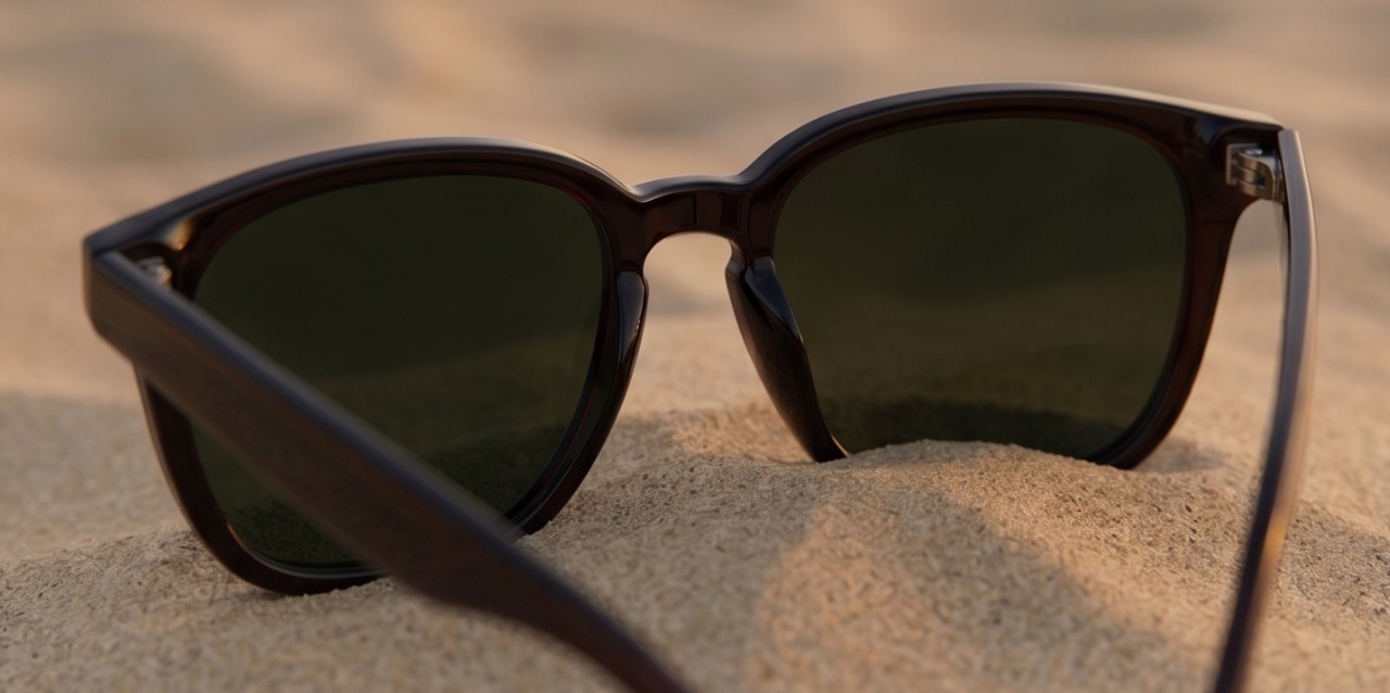 Lentes de sol C TRENDY sobre la arena